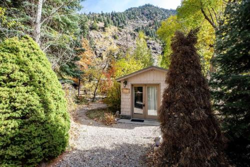 Adorable Studio Cabin on Big Cottonwood River in Snowbird Lodge (UT)