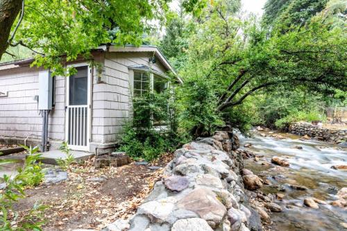 Adorable Studio Cabin on Big Cottonwood River in Snowbird Lodge (UT)