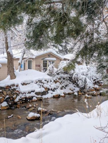 Adorable Studio Cabin on Big Cottonwood River in Snowbird Lodge (UT)