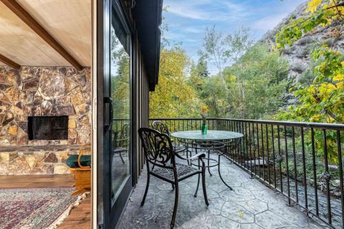 Cabin on Big Cottonwood River in Snowbird Lodge (UT)