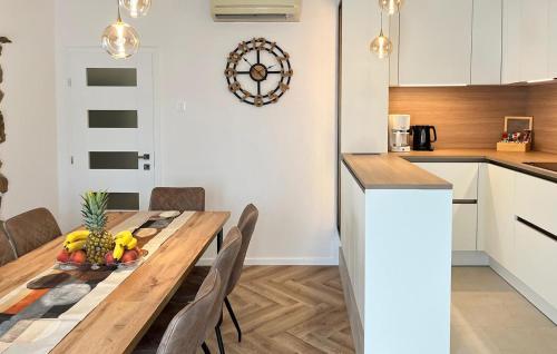 virtuve, Nice Apartment In Srinjine in Srinjine