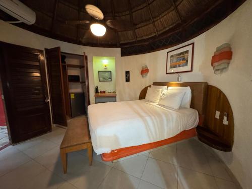 Cocos Cabañas Playa del Carmen Adults Only Room Type - Queen Suite Naranja