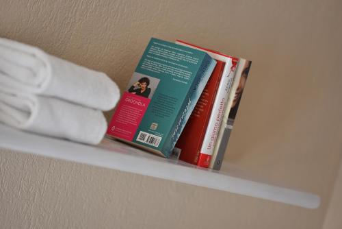 Economy Triple Room image 6