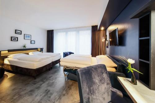 LINDEMANN'S - image 14