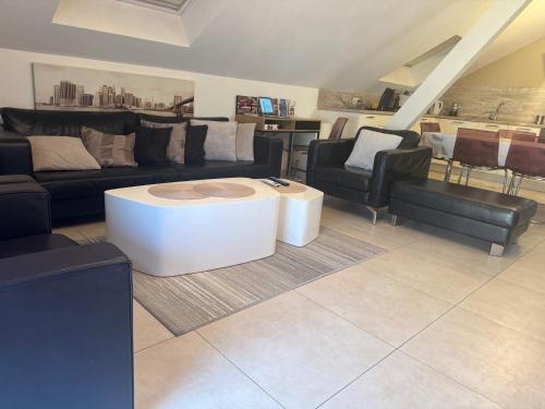 Bes Appart Premium - 90 M2, Clim, Terrasse, Parking, Netflix - Kingersheim