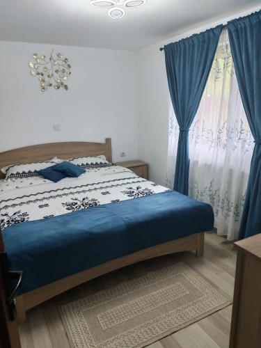 2 bedrooms, 3 beds