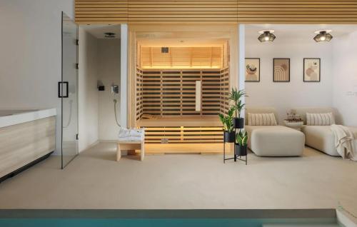Úszómedence, Stunning Home In Zupanici With Sauna in Županići