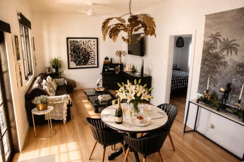 Ebony & Ivory Villa, Nelson Bay