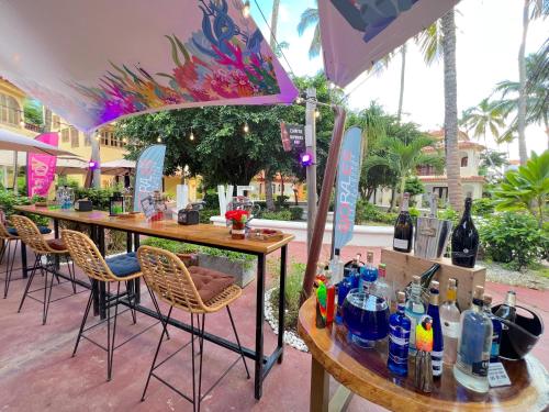 DELUXE STUDIOS with POOL VIEW and Wi-Fi at PLAYA LOS CORALLES - image 4