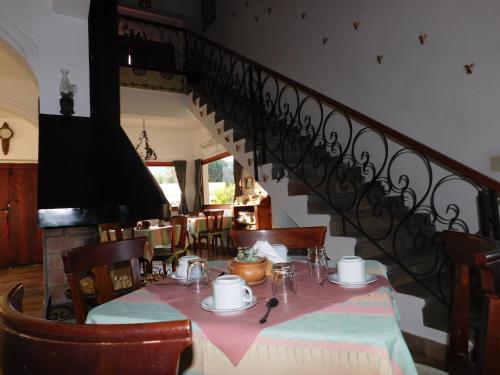 ผับ/เลาจน์, Hotel Portal del Santo in กาฟายาเค โตลอมบอง