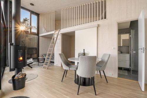 Cozy Riverside Loft Cabin in Oppaker, near Oslo