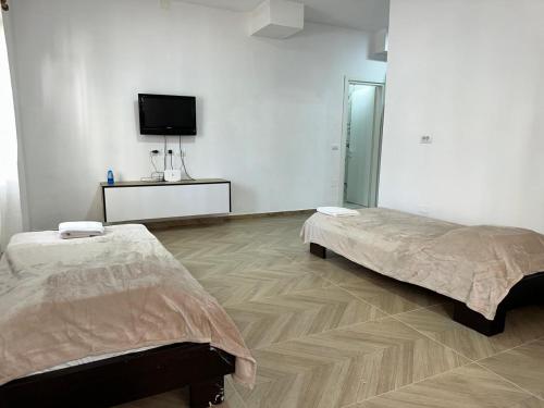 Mali i Robit Apartments - image 5