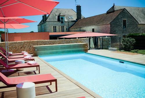 Басейн, Castel de Tres Girard - Hotel & Restaurant - Teritoria in Морі-Сан-Дені