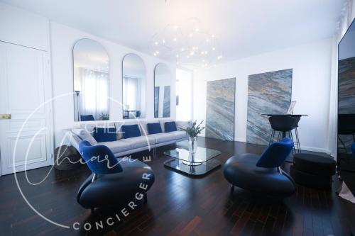 Stylish Rue de la Paix Fully AC - PRICE ALERT