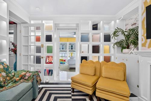 Cheeky RxR - Art Museum Loft with rooftop deck in La Grange (Kentucky)