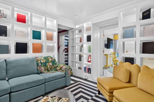 Cheeky RxR - Art Museum Loft with rooftop deck in La Grange (Kentucky)
