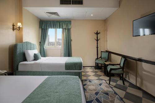 2 twin beds