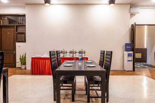 Nook Inn & Suites - 2 Min Walk From MG ROAD METRO – Gurgaon, NY