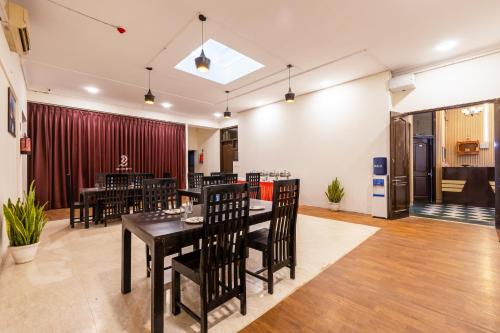 Nook Inn & Suites - 2 Min Walk From MG ROAD METRO – Gurgaon, NY