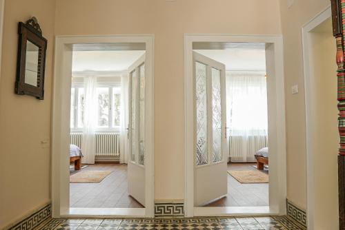 Glozan House in Glozan