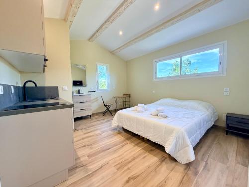 Studio indépendant dans la verdure - Location saisonnière - Saint-Clément-de-Rivière