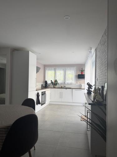 Appartement cosy 90m²/ 6 personnes in Serezin-du-Rhone