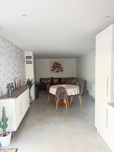 Delt lounge/TV-område, Appartement cosy 90m²/ 6 personnes in Serezin-du-Rhone