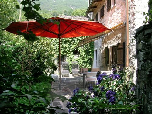 陽台/露台, Casa Lucertola - eine Oase im Vallemaggia in 馬賈