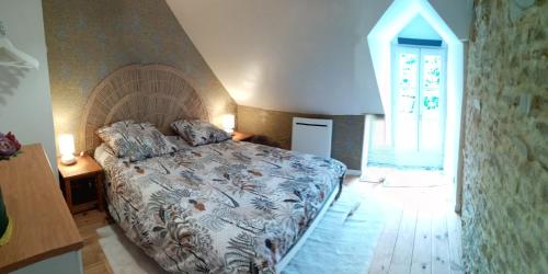 La petite maison des 25 roses in Châtel-Censoir
