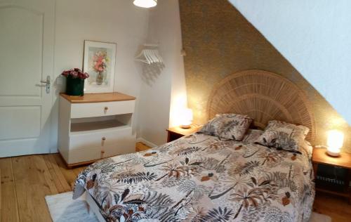 Guestroom, La petite maison des 25 roses in Châtel-Censoir