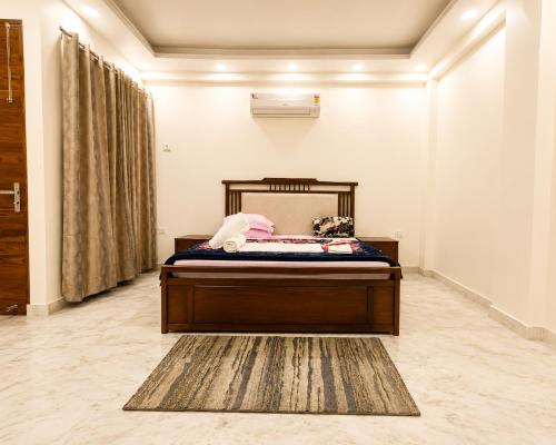 Homlee Parampara 4BHK-Central DEL-Lift-Parking