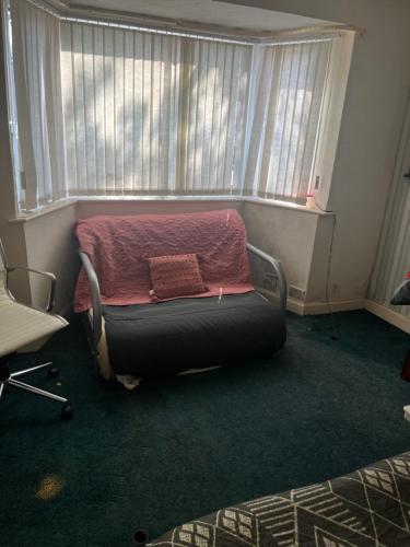 Beechdale cosy room in 比爾伯樂