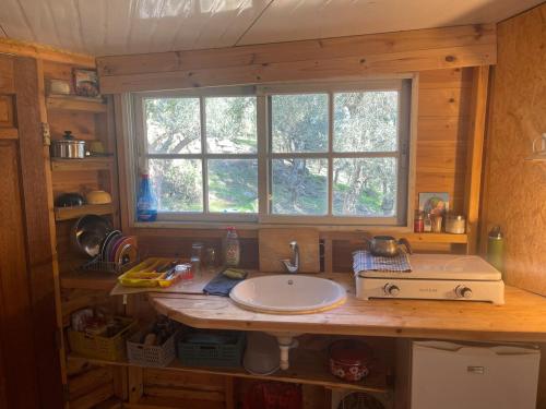 Shepherds Cabin in Kadita - בקתת רועה בקדיתא in Dalton