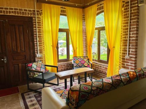 Marisi Cottage - კოტეჯი მარისი in Ambrolauri
