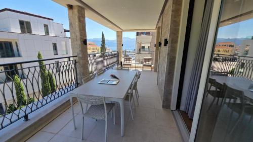 ระเบียง/ชานเรือน, Regatta & Paloma Private Appartment - in Portonovi Resort in แฮร์เซ็ก โนวี่