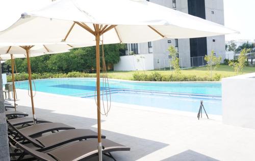 Condo W AC Heat Est Akron Aud Telmex Arena GDL CUCEA Univ Tec Monterrey