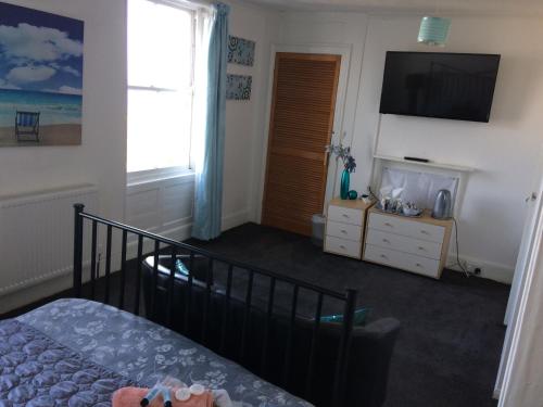 The Bay - rooms only - image 8