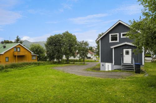 Stylish Private Rooms in Lofoten Guesthouse in Leknes
