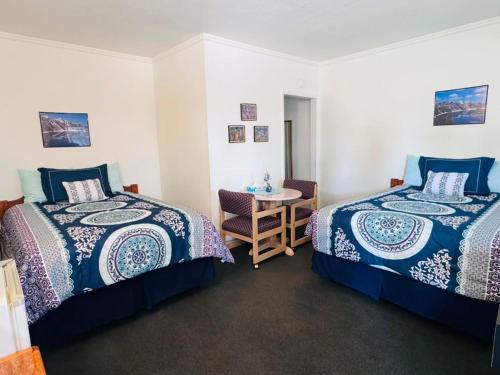 2 double beds