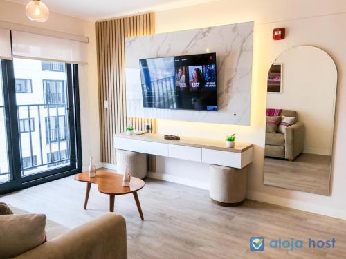Cozy 1BR Apt with LED Lights - Perfect for Couples