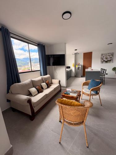 Daniel's Suite & Center