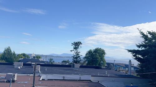 Entire condo in White Rock, Canada in White Rock (BC)