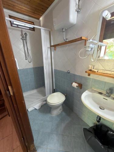 2 bedrooms, 4 beds