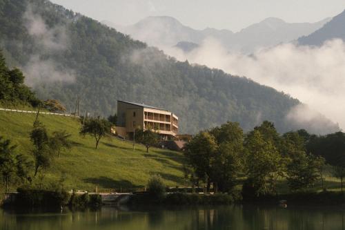 Hotelli välisilme, Hotel Tulie in Most na Soci