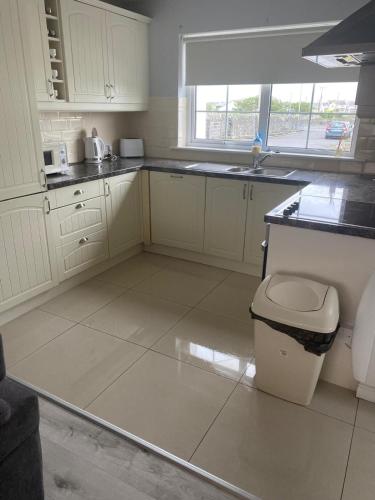 5 The Cloisters, Kilkee, Co Clare in Кілки