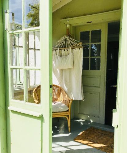 Lime stone house, walking distance to ocean &beach in Burgsvik