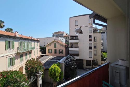 Appart 2 chambres calme & lumineux proche tram in Mantega