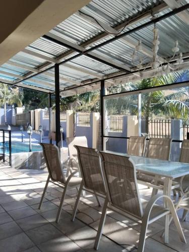 Spacious Executive Stay in Waterford Park - image 3