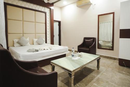. K2 Highway Treat & Resort Unit of Lyzon