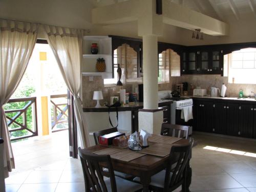 Instalaciones, Apartments in Maya's Bajan Villas in Welches